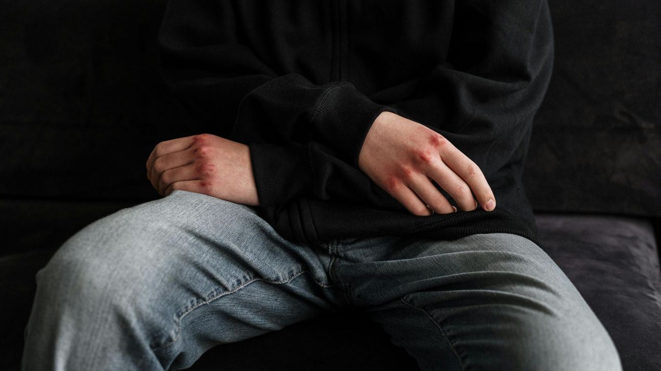 Θύμα ξυλοδαρμού έπεσε 17χρονος στο προαύλιο σχολείου – Προσήχθησαν τέσσερα άτομα Θύμα ξυλοδαρμού έπεσε 17χρονος στο προαύλιο σχολείου – Προσήχθησαν τέσσερα άτομα