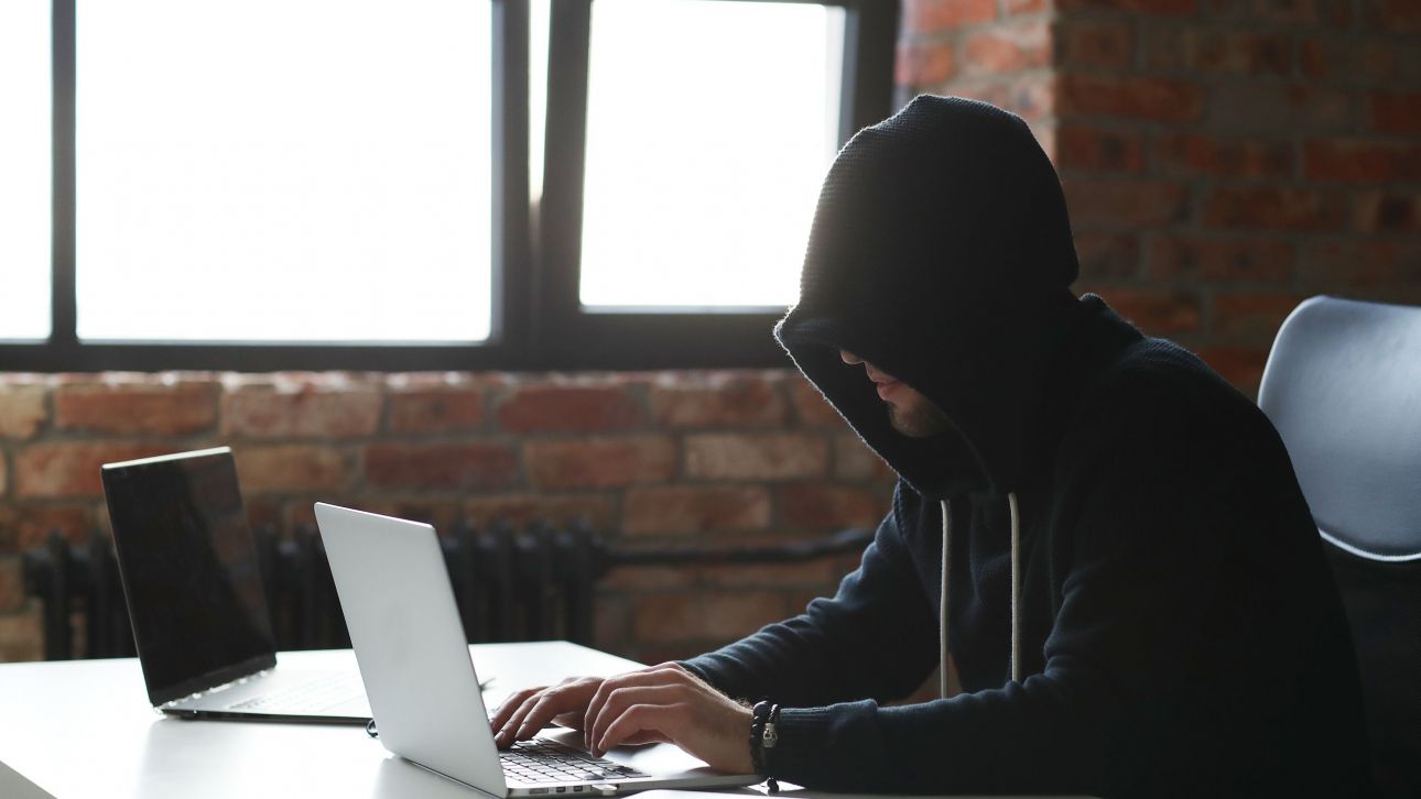 &Kappa;&upsilon;&beta;&epsilon;&rho;&nu;&omicron;&epsilon;&pi;ί&theta;&epsilon;&sigma;&eta; &delta;έ&chi;&theta;&eta;&kappa;&epsilon; &eta; &Beta;&rho;&epsilon;&tau;&alpha;&nu;ί&alpha; - &Sigma;&tau;ό&chi;&omicron;&sigmaf; &eta; &upsilon;&pi;&omicron;&kappa;&lambda;&omicron;&pi;ή &pi;&lambda;&eta;&rho;&omicron;&phi;&omicron;&rho;&iota;ώ&nu; &gamma;&iota;&alpha; &delta;&epsilon;&kappa;ά&delta;&epsilon;&sigmaf; &chi;&iota;&lambda;&iota;ά&delta;&epsilon;&sigmaf; &beta;ί&zeta;&epsilon;&sigmaf;