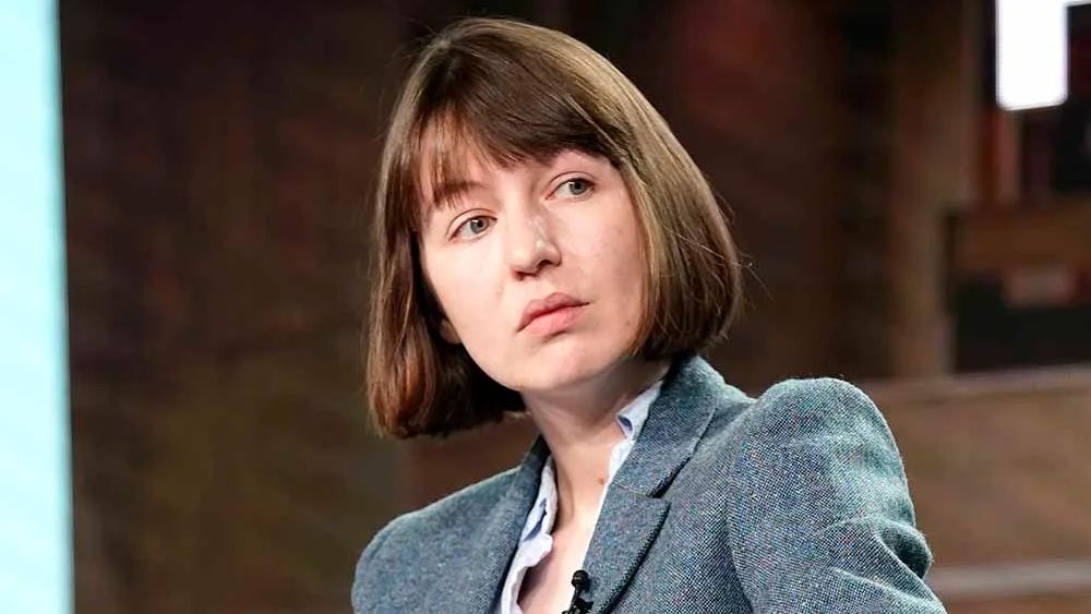 Bookreads: Η Σάλι Ρούνεϊ «συνθέτει» ένα intermezzo για την απώλεια