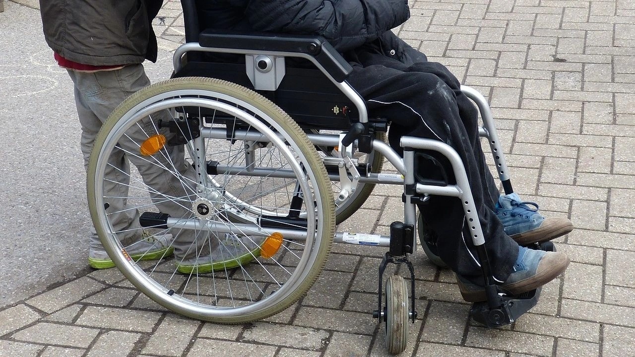 &Epsilon;&pi;&epsilon;&kappa;&tau;&epsilon;ί&nu;&epsilon;&tau;&alpha;&iota; &mu;&epsilon; &upsilon;&pi;&omicron;&delta;&omicron;&mu;έ&sigmaf; &Alpha;&mu;&epsilon;&Alpha;, &rho;ά&mu;&pi;&epsilon;&sigmaf; &kappa;&alpha;&iota; &delta;&iota;&alpha;&beta;ά&sigma;&epsilon;&iota;&sigmaf; &sigma;&tau;&omicron; &chi;ά&rho;&tau;&eta; &tau;&omicron; MyStreet