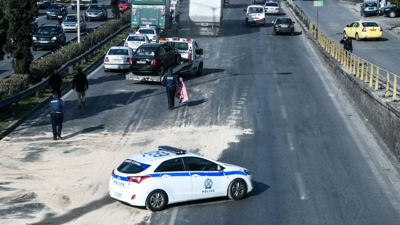 Μποτιλιάρισμα στην άνοδο του Κηφισού μετά από σύγκρουση οχημάτων στο ύψος της Νέας Φιλαδέλφειας