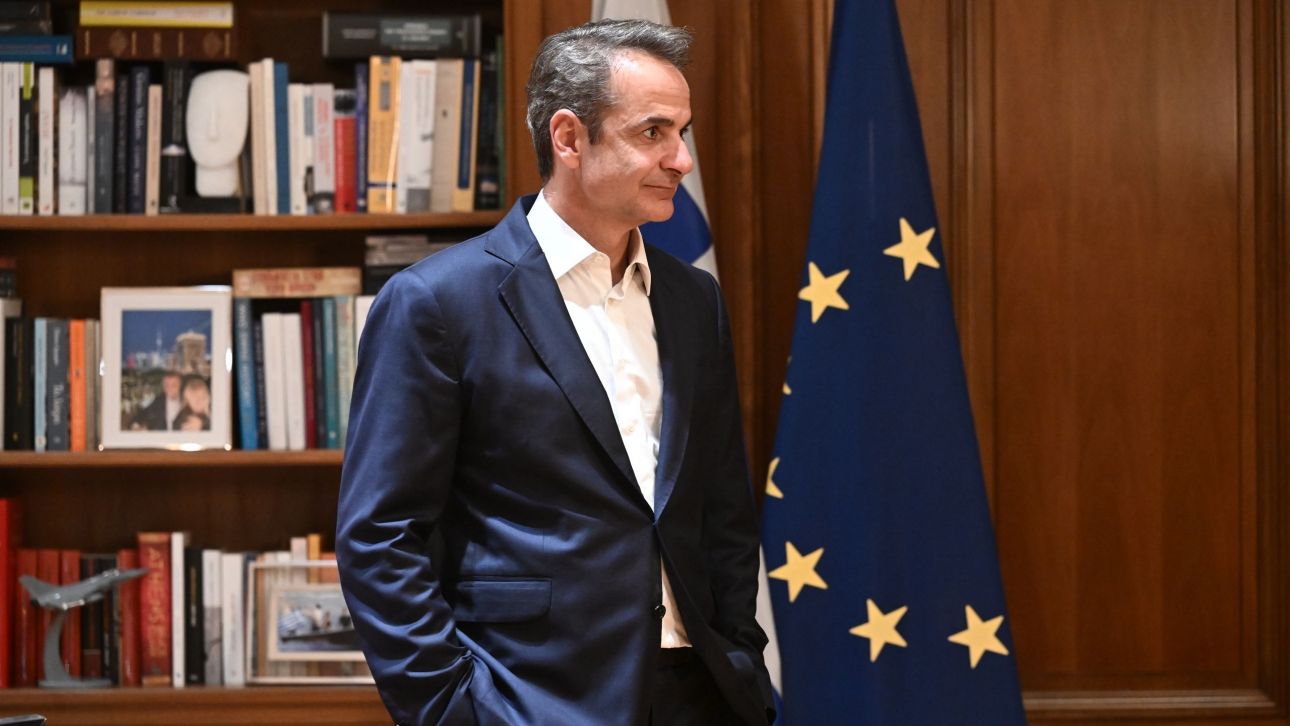 Τετ-α-τετ Μητσοτάκη με τον γιο του Χαφτάρ στο Μέγαρο Μαξίμου Τετ-α-τετ Μητσοτάκη με τον γιο του Χαφτάρ στο Μέγαρο Μαξίμου
