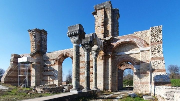 Καθηλωτική η αναστήλωση τμήματος της Βασιλικής Β' στην αρχαία πόλη των Φιλίππων