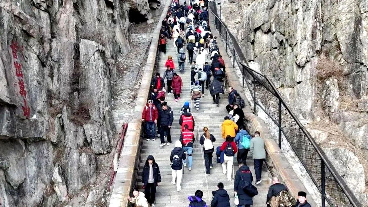 Πέφτει πετρέλαιο- φυσικό αέριο λόγω των ειρηνευτικών συνομιλιών για Ρωσία -Ουκρανία