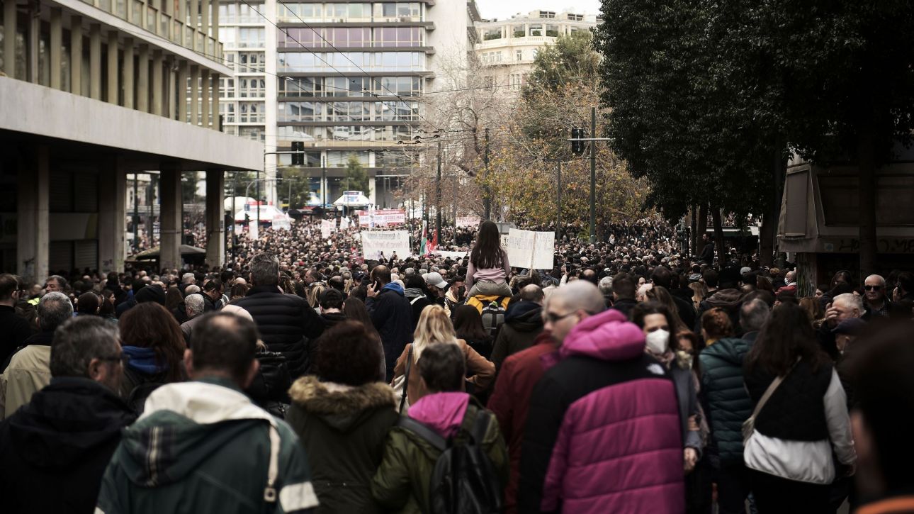 Τέμπη: Σε συλλήψεις μετατρέπονται οι 25 προσαγωγές στο Σύνταγμα