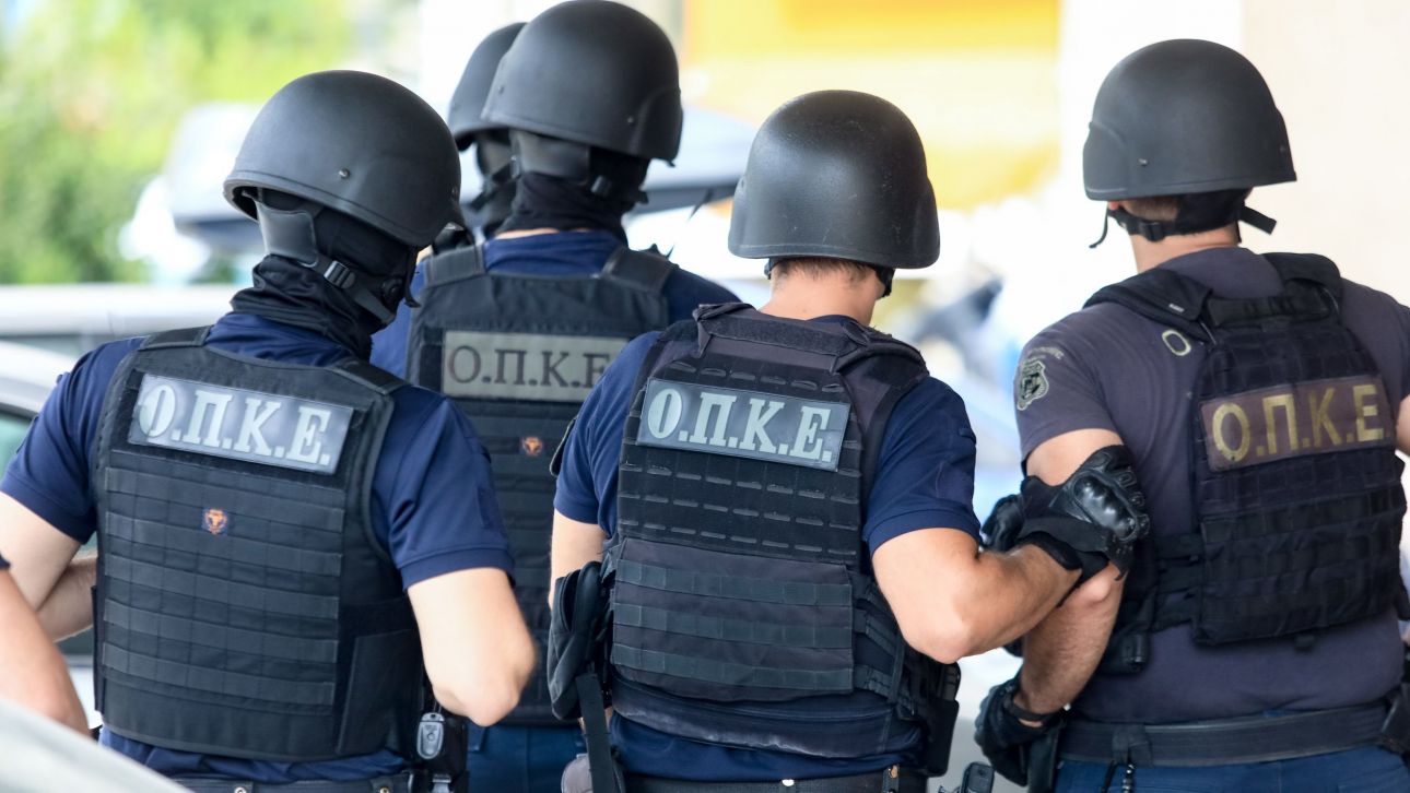 Ηράκλειο: «Ταμπουρωμένος» 31χρονος απειλούσε να πέσει από τον δεύτερο όροφο Ηράκλειο: «Ταμπουρωμένος» 31χρονος απειλούσε να πέσει από τον δεύτερο όροφο