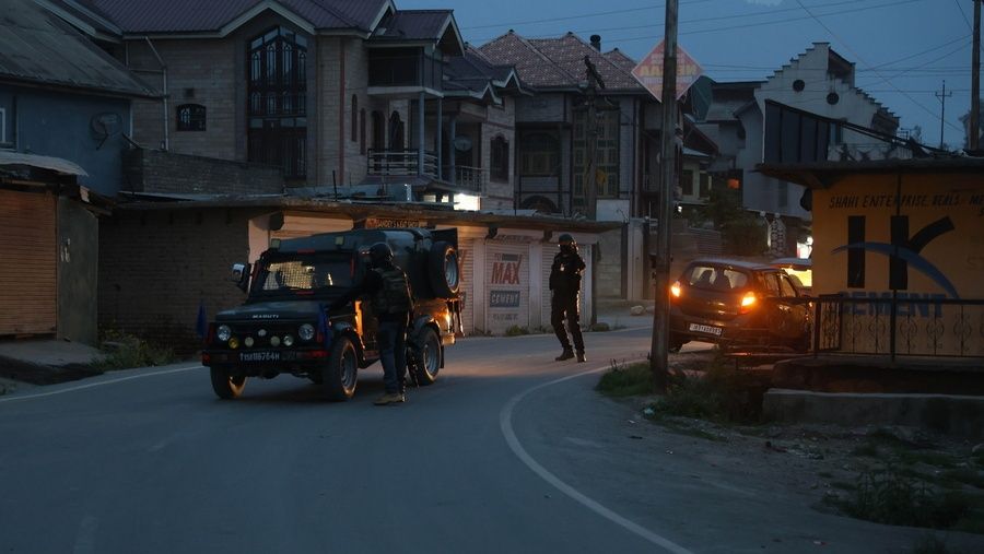 Ινδία και Πακιστάν σε τεντωμένο σχοινί - Παρέμβαση Τραμπ: «Θα βοηθήσω να σταματήσουν»