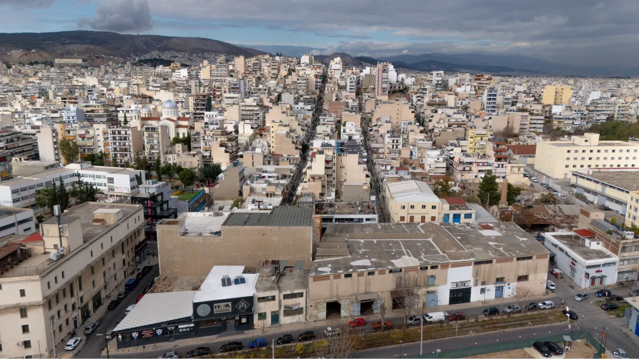 Γαλλία: Από την 1η Ιουλίου απαγόρευση καπνίσματος σε παραλίες, πάρκα, στάσεις λεωφορείων και έξω από τα σχολεία