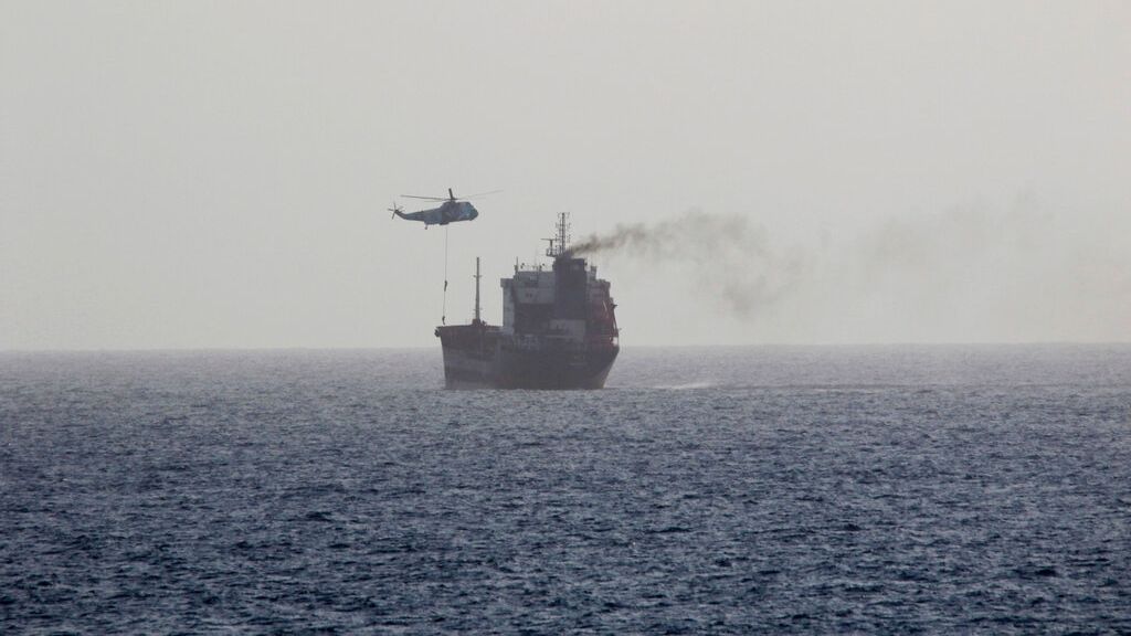 WSJ: Πάνω από 15 αμερικανικά πολεμικά πλοία υποστηρίζουν το ναυτικό αποκλεισμό στο Ιράν