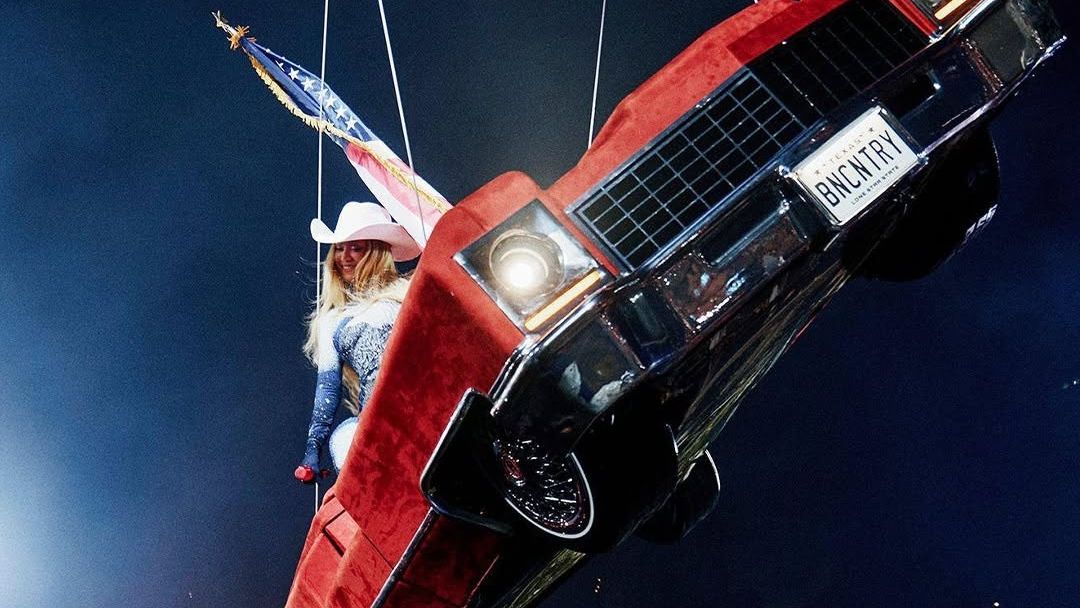 Στιγμές αγωνίας στο Χιούστον – Η Μπιγιονσέ σταματά το σόου λόγω σκηνικού προβλήματος