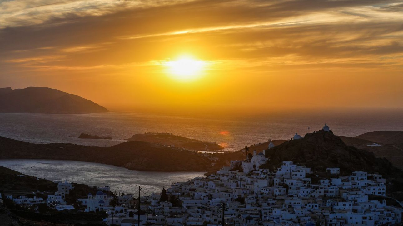 Ίος: Η «έκπληξη» του φετινού καλοκαιριού – Οι αντιθέσεις και τα διαφορετικά «πρόσωπά» της