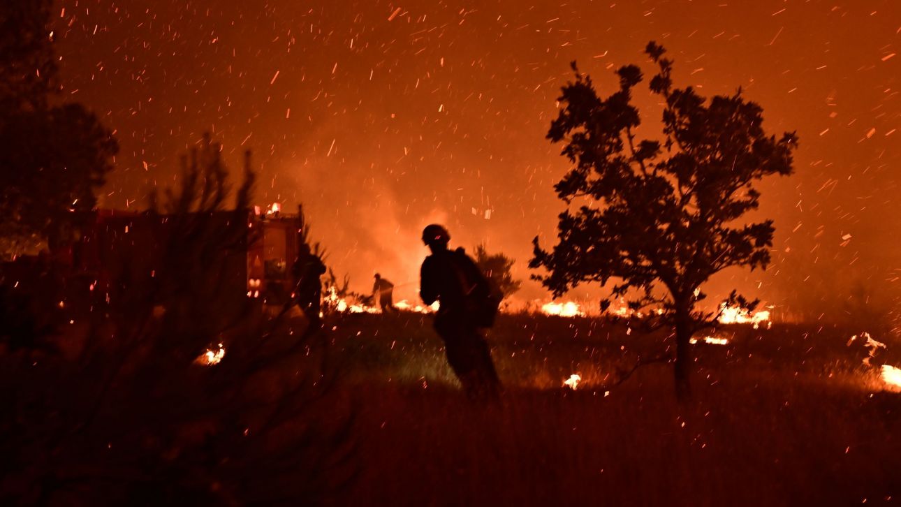 Φωτιά στον Ωρωπό: Προληπτική εκκένωση της δομής στη Μαλακάσα