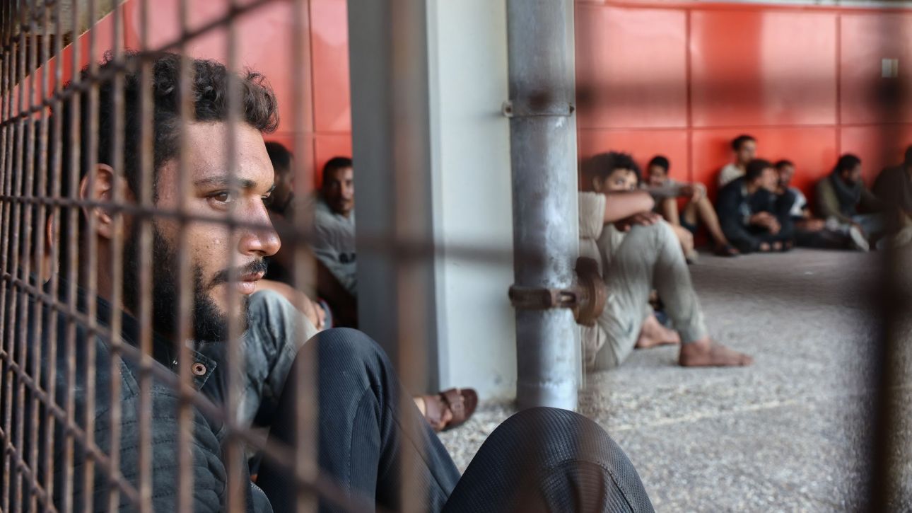Βρετανία: Δεύτερος μετανάστης απελάθηκε στη Γαλλία στο πλαίσιο διμερούς συμφωνίας Βρετανία: Δεύτερος μετανάστης απελάθηκε στη Γαλλία στο πλαίσιο διμερούς συμφωνίας