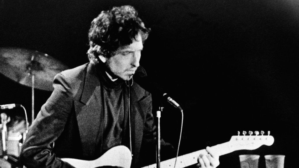 Ο Μπομπ Ντίλαν επιστρέφει με δύο συναυλίες στη Γαλλία
