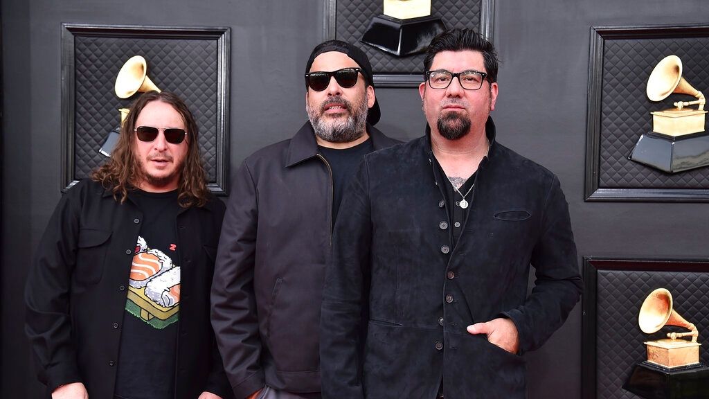 Οι Deftones επιστρέφουν με νέο άλμπουμ και το single «My Mind Is a Mountain»