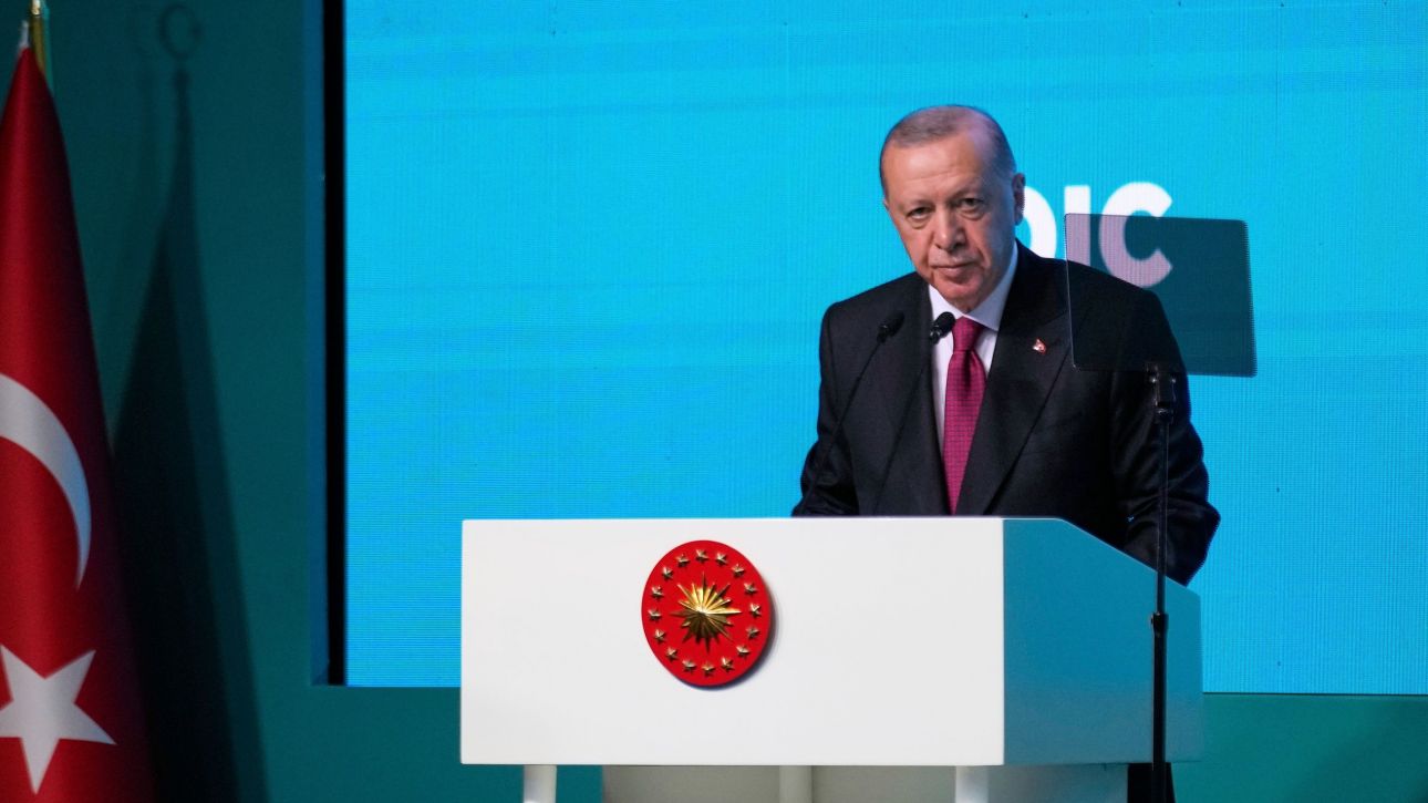 Ερντογάν για αφοπλισμό PKK: «Αρχίζει ένα νέο κεφάλαιο για την Τουρκία, ο τρόμος τελειώνει» Ερντογάν για αφοπλισμό PKK: «Αρχίζει ένα νέο κεφάλαιο για την Τουρκία, ο τρόμος τελειώνει»