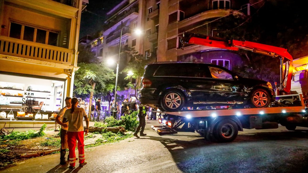 Βίντεο ντοκουμέντο από το τροχαίο στο Κολωνάκι - Τα απανωτά λάθη του παρκαδόρου