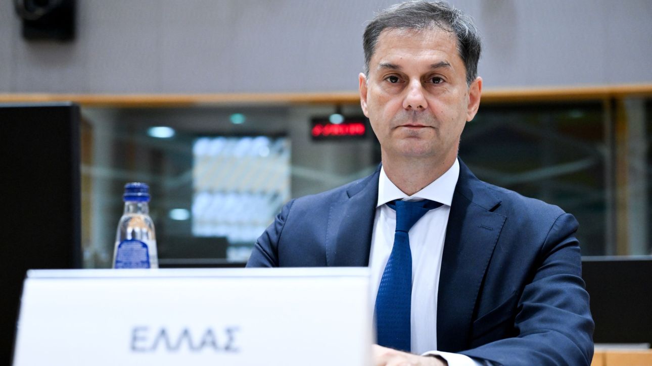 &Mu;&epsilon; &rho;ό&lambda;&omicron; &pi;&alpha;&rho;&alpha;&tau;&eta;&rho;&eta;&tau;ή &omicron; &Chi;ά&rho;&eta;&sigmaf; &Theta;&epsilon;&omicron;&chi;ά&rho;&eta;&sigmaf; &epsilon;&kappa; &mu;έ&rho;&omicron;&upsilon;&sigmaf; &tau;&eta;&sigmaf; &Epsilon;&lambda;&lambda;ά&delta;&alpha;&sigmaf; &sigma;&tau;&omicron; &Sigma;&upsilon;&mu;&beta;&omicron;ύ&lambda;&iota;&omicron; &Epsilon;&iota;&rho;ή&nu;&eta;&sigmaf; &tau;&omicron;&upsilon; &Tau;&rho;&alpha;&mu;&pi;