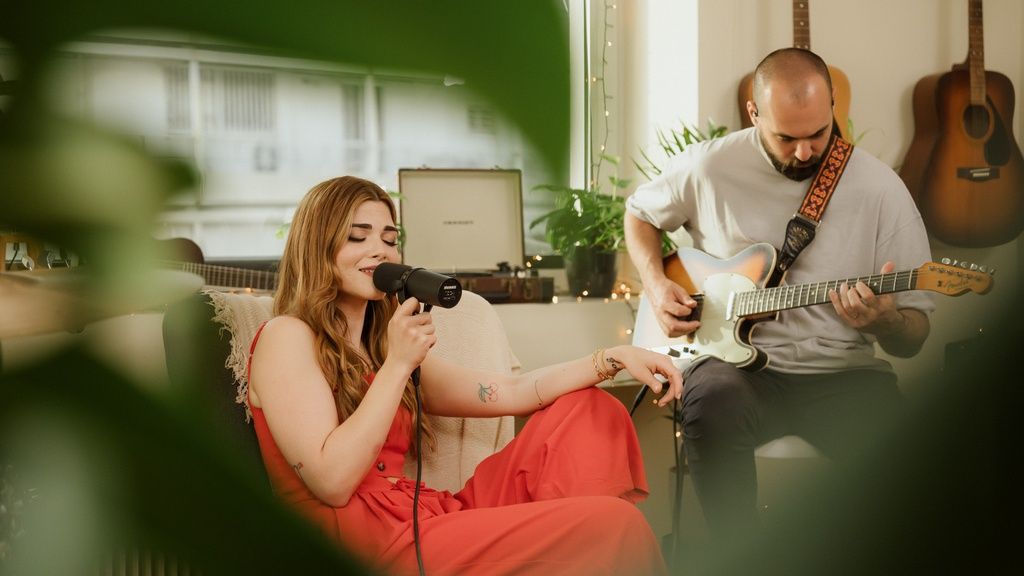 Μαρία Κουτσουρλή: Η φωνή της νέας γενιάς που ενώνει την τέχνη με το κοινωνικό μήνυμα