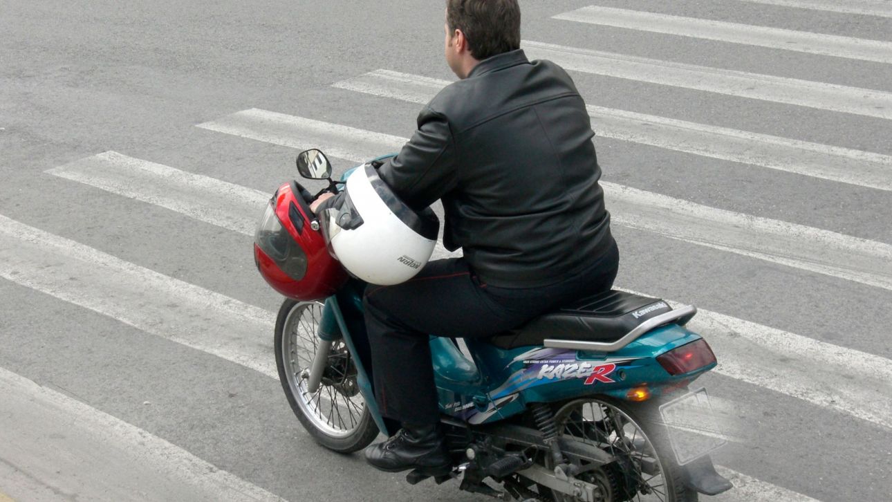 ΕΛΑΣ: Πάνω από 3.000 παραβάσεις για μη χρήση κράνους σε μία εβδομάδα