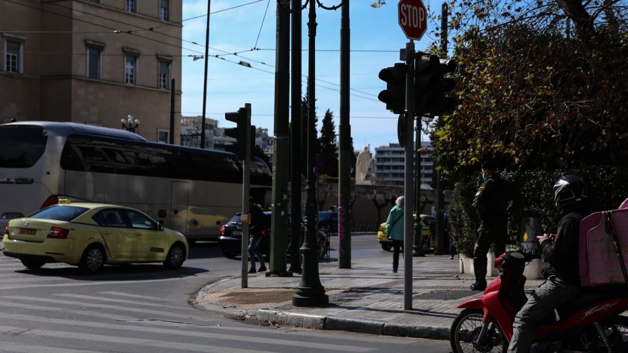 Αυξημένη κίνηση σε Κηφισό και Κηφισίας - Μποτιλιάρισμα στους δρόμους γύρω από το λιμάνι του Πειραιά