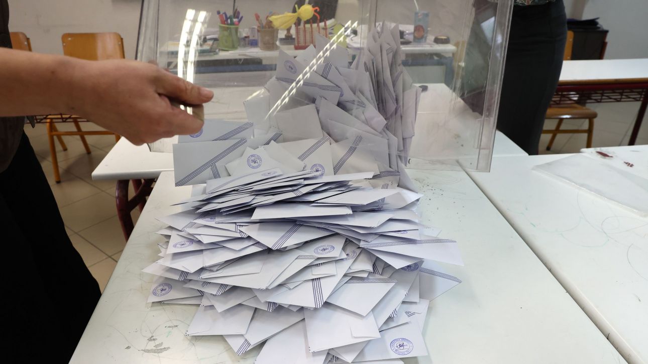 Δημοσκόπηση Real Polls: Προβάδισμα ΝΔ, δεύτερο το ΠΑΣΟΚ – Πόσοι θα ψήφιζαν ένα κόμμα Σαμαρά ή Τσίπρα