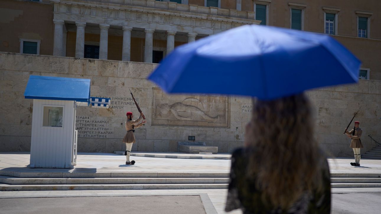 Νέο έκτακτο δελτίο ΕΜΥ: «Παράταση» καύσωνα μέχρι την Κυριακή – Την Τρίτη η χειρότερη ημέρα Νέο έκτακτο δελτίο ΕΜΥ: «Παράταση» καύσωνα μέχρι την Κυριακή – Την Τρίτη η χειρότερη ημέρα