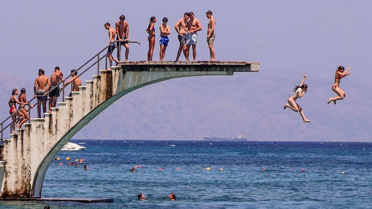 Τέταρτη ημέρα «καμίνι» η χώρα: Στους 43 βαθμούς ο υδράργυρος - Μεγάλος ο κίνδυνος για πυρκαγιές