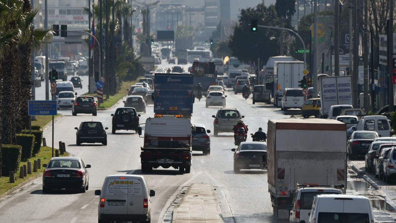 Αποκαταστάθηκε μερικώς η κυκλοφορία στην Αθηνών-Κορίνθου Αποκαταστάθηκε μερικώς η κυκλοφορία στην Αθηνών-Κορίνθου