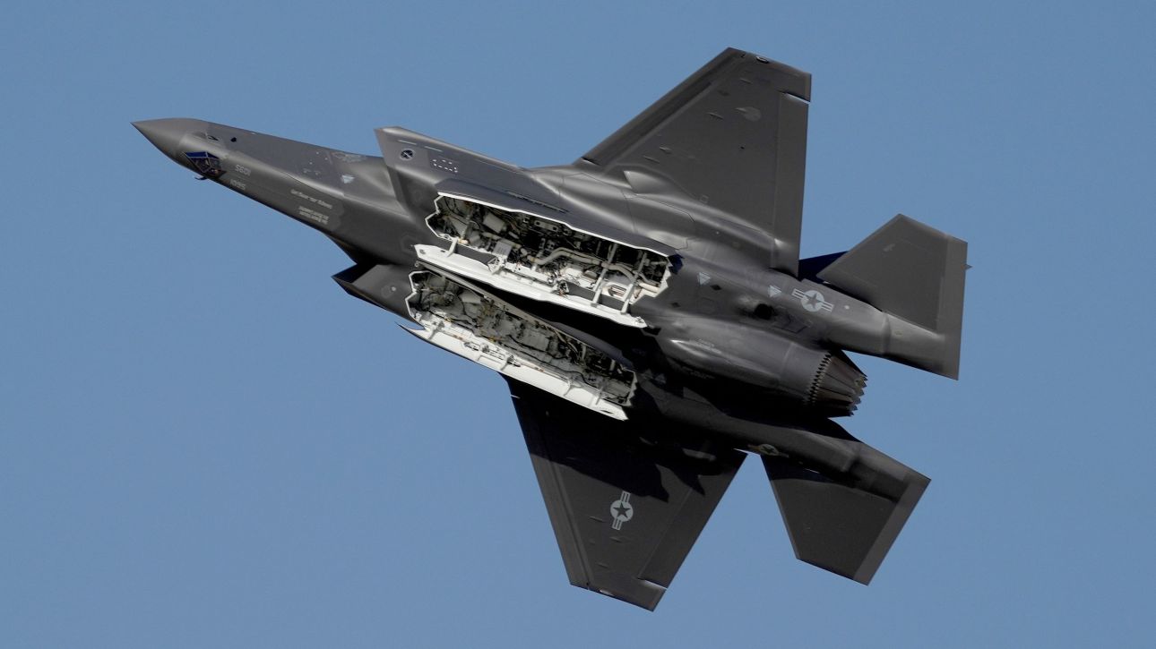 Συνετρίβη αεροσκάφος F-35 στην Καλιφόρνια κοντά σε αεροπορική βάση