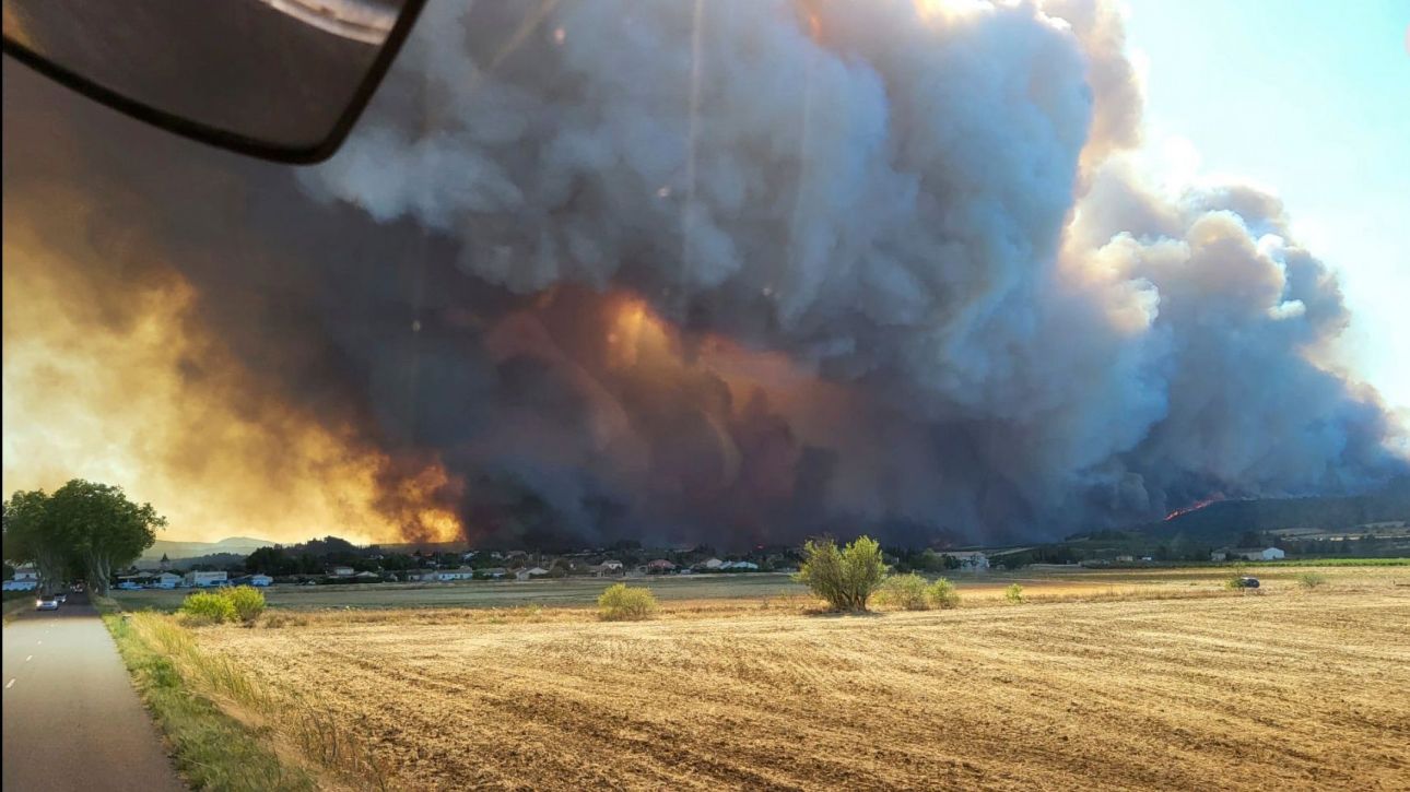 Ένας νεκρός σε πυρκαγιά στη νότια Γαλλία – Πάνω από 80.000 στρέμματα βλάστησης έχουν καεί Ένας νεκρός σε πυρκαγιά στη νότια Γαλλία – Πάνω από 80.000 στρέμματα βλάστησης έχουν καεί