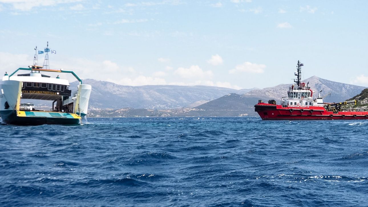 Νέα Στύρα: «Σκισίματα» 15 μέτρων στο πλοίο – «Σωσίβιο» τα διπλά τοιχώματα για τη μη βύθισή του Νέα Στύρα: «Σκισίματα» 15 μέτρων στο πλοίο – «Σωσίβιο» τα διπλά τοιχώματα για τη μη βύθισή του