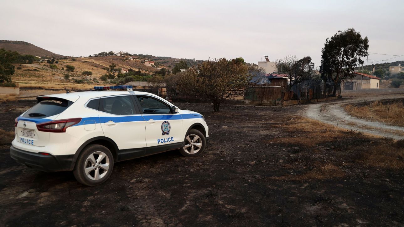 Συνολικά 16 οικισμοί της Ανατολικής Αττικής έχουν εκκενωθεί λόγω πυρκαγιάς