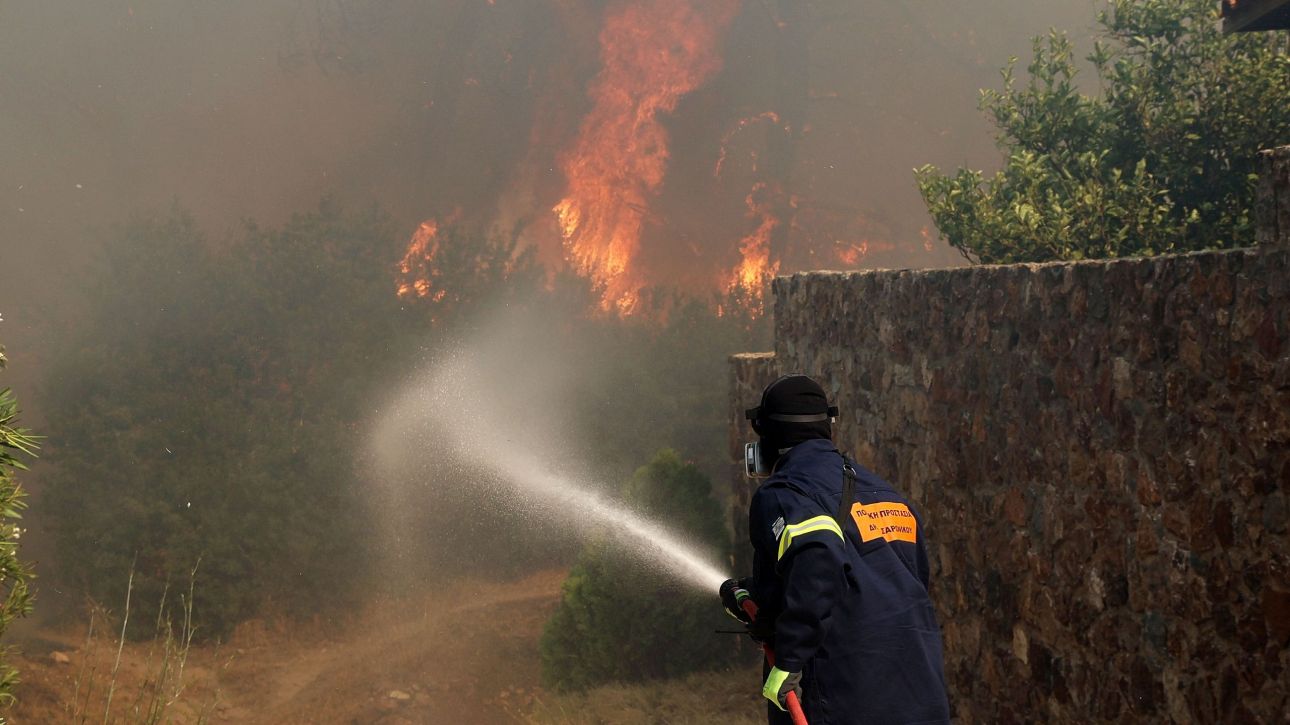 Νέες κυκλοφοριακές ρυθμίσεις τέθηκαν σε ισχύ στην Κερατέα λόγω πυρκαγιάς Νέες κυκλοφοριακές ρυθμίσεις τέθηκαν σε ισχύ στην Κερατέα λόγω πυρκαγιάς