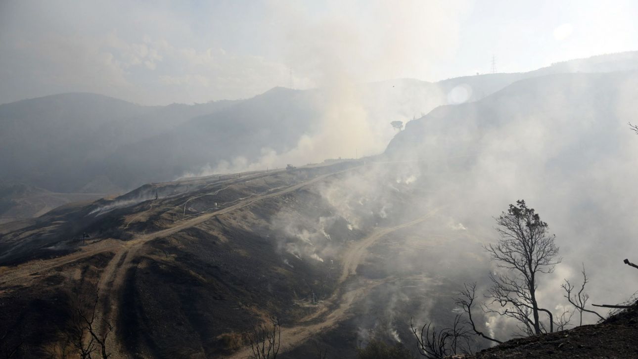 Φωτιά στην Πάτρα: Αναζωπύρωση στην περιοχή του Μπάλα