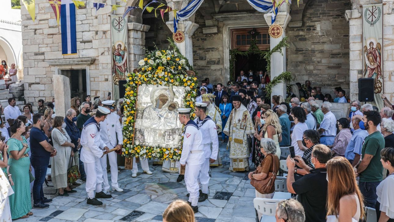 Ταξίδι στα έθιμα του Δεκαπενταύγουστου: Έθιμα και παραδόσεις από τόπο σε τόπο Ταξίδι στα έθιμα του Δεκαπενταύγουστου: Έθιμα και παραδόσεις από τόπο σε τόπο