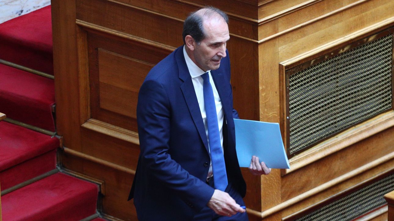 Πέθανε ο Απόστολος Βεσυρόπουλος από ανακοπή καρδιάς – Η ζωή και η πολιτική του πορεία Πέθανε ο Απόστολος Βεσυρόπουλος από ανακοπή καρδιάς – Η ζωή και η πολιτική του πορεία