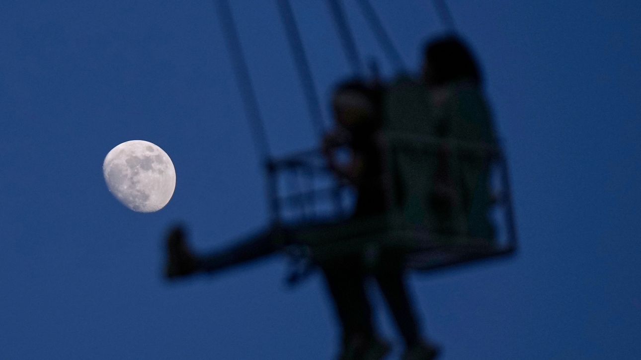 Πανικός σε λούνα παρκ στην Ινδία: Περιστρεφόμενος δίσκος έπεσε από 15 μέτρα – 4 τραυματίες Πανικός σε λούνα παρκ στην Ινδία: Περιστρεφόμενος δίσκος έπεσε από 15 μέτρα – 4 τραυματίες