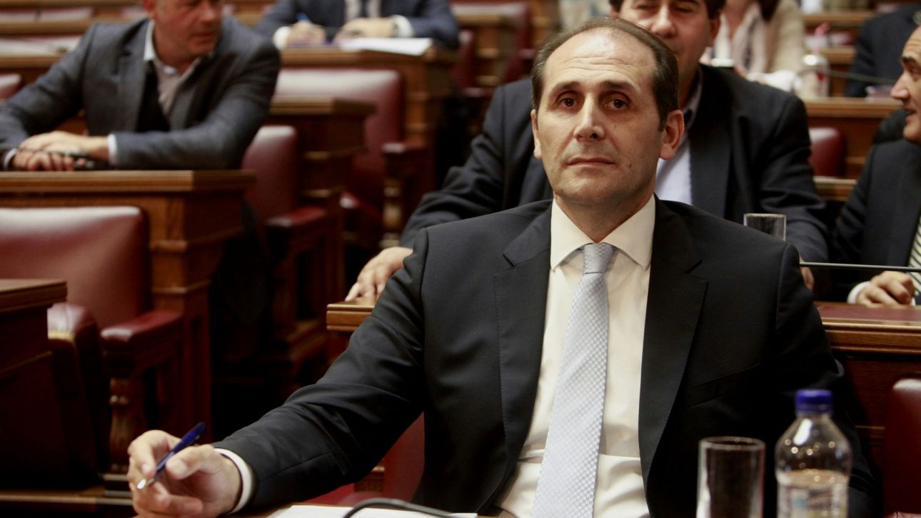 Απόστολος Βεσυρόπουλος: Κατέληξε χωρίς απινιδωτή ο άνθρωπος που συνέβαλε στην αύξησή τους Απόστολος Βεσυρόπουλος: Κατέληξε χωρίς απινιδωτή ο άνθρωπος που συνέβαλε στην αύξησή τους