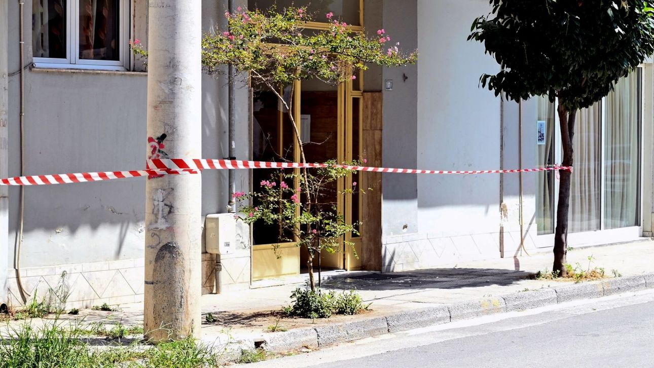 Συγκλονιστικές αποκαλύψεις για τον 40χρονο στον Βόλο: «Τη βίαζε συνέχεια για να μην τον χωρίσει» Συγκλονιστικές αποκαλύψεις για τον 40χρονο στον Βόλο: «Τη βίαζε συνέχεια για να μην τον χωρίσει»
