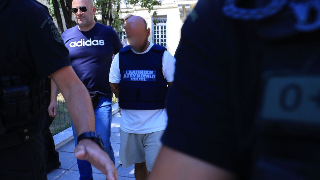 Βόλος: Προφυλακίστηκε ο συζυγοκτόνος – «Δεν ήθελα να τη σκοτώσω – Ήμουν εν βρασμώ» Βόλος: Προφυλακίστηκε ο συζυγοκτόνος – «Δεν ήθελα να τη σκοτώσω – Ήμουν εν βρασμώ»