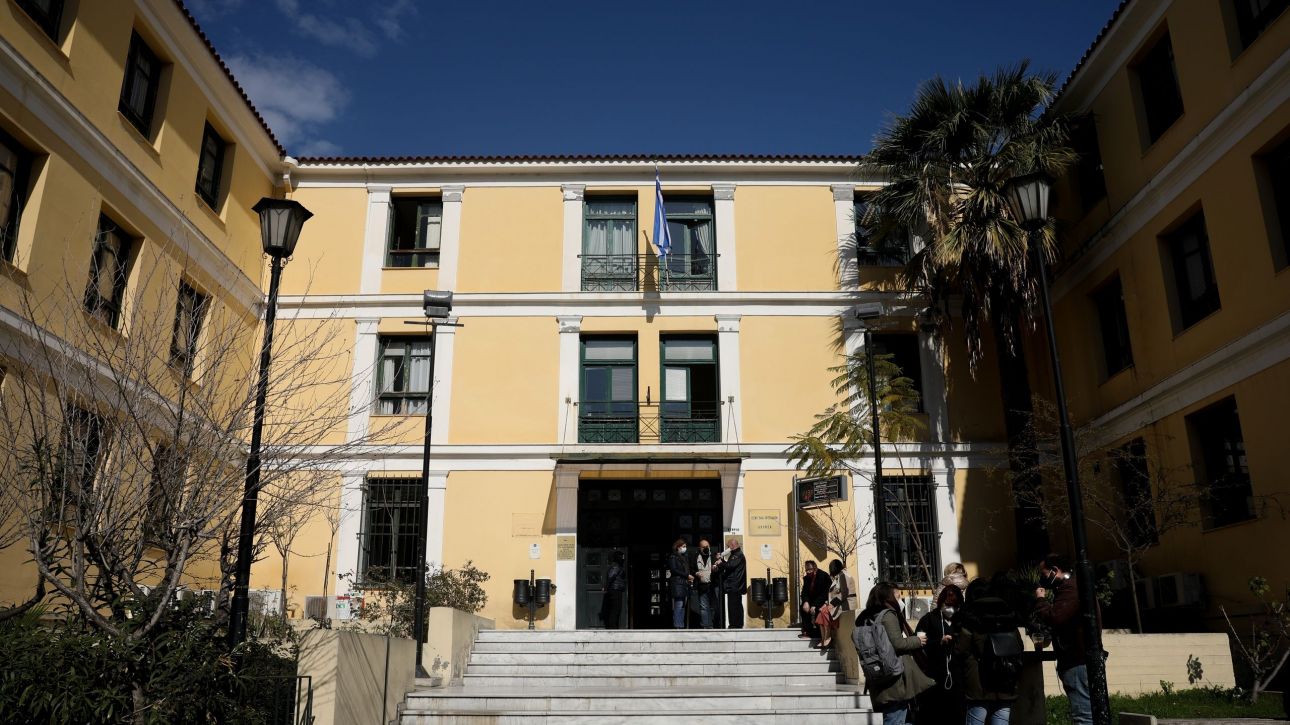 Στα δικαστήρια ο 48χρονος που κατηγορείται για τέσσερις πυρκαγιές στην Παλλήνη Στα δικαστήρια ο 48χρονος που κατηγορείται για τέσσερις πυρκαγιές στην Παλλήνη
