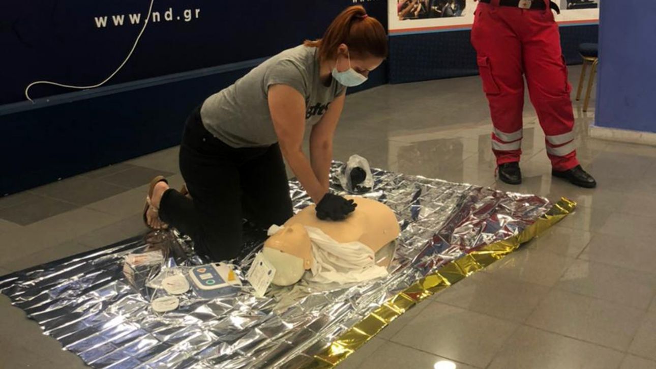 Τοποθέτηση απινιδωτών σε ταξί προαναγγέλλει ο Γεωργιάδης – Και σε σταθμούς μετρό το μηχάνημα Τοποθέτηση απινιδωτών σε ταξί προαναγγέλλει ο Γεωργιάδης – Και σε σταθμούς μετρό το μηχάνημα