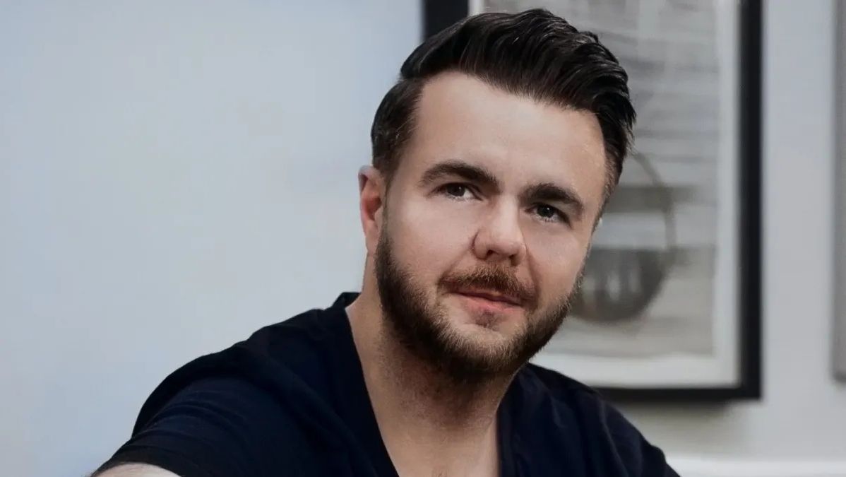 Bookreads: Ο Κίραν Γκόνταρντ «βουτά» στις σκοτεινές γειτονιές του Μπέρμιγχαμ