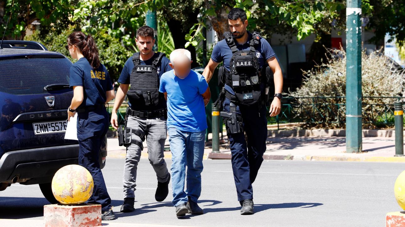 Στη φυλακή οδηγείται ο 62χρονος για τη φωτιά στην Παιανία - Τι είπε στην απολογία του