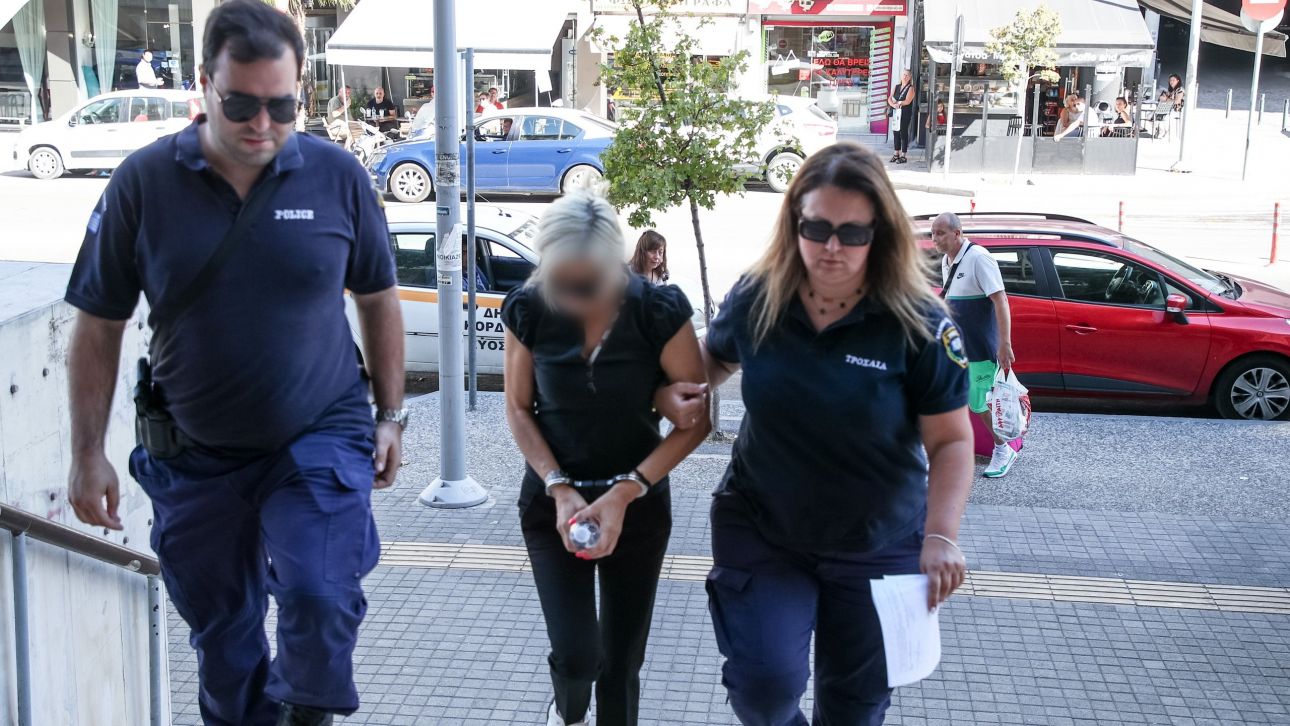Ελεύθερη με περιοριστικούς όρους η 45χρονη οδηγός για το τροχαίο στη Θεσσαλονίκη Ελεύθερη με περιοριστικούς όρους η 45χρονη οδηγός για το τροχαίο στη Θεσσαλονίκη