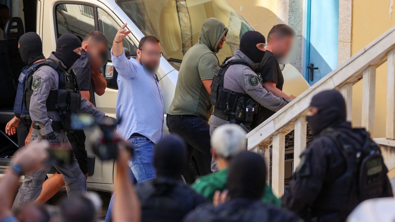 Προφυλακίστηκαν οι πρώτοι έξι κατηγορούμενοι για συμμετοχή στo κύκλωμα της Κρήτης Προφυλακίστηκαν οι πρώτοι έξι κατηγορούμενοι για συμμετοχή στo κύκλωμα της Κρήτης