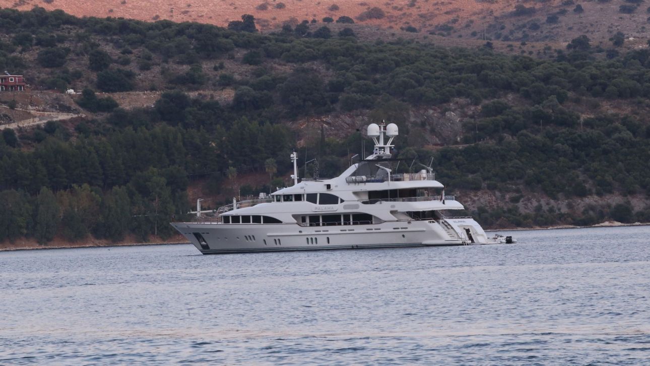 Θαλαμηγός με σημαία Τουρκίας προσάραξε στη Σύμη Θαλαμηγός με σημαία Τουρκίας προσάραξε στη Σύμη