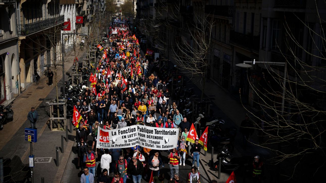 Οι Γάλλοι ετοιμάζονται να «μπλοκάρουν τα πάντα» την Τετάρτη – Στους δρόμους 80.000 αστυνομικοί Οι Γάλλοι ετοιμάζονται να «μπλοκάρουν τα πάντα» την Τετάρτη – Στους δρόμους 80.000 αστυνομικοί