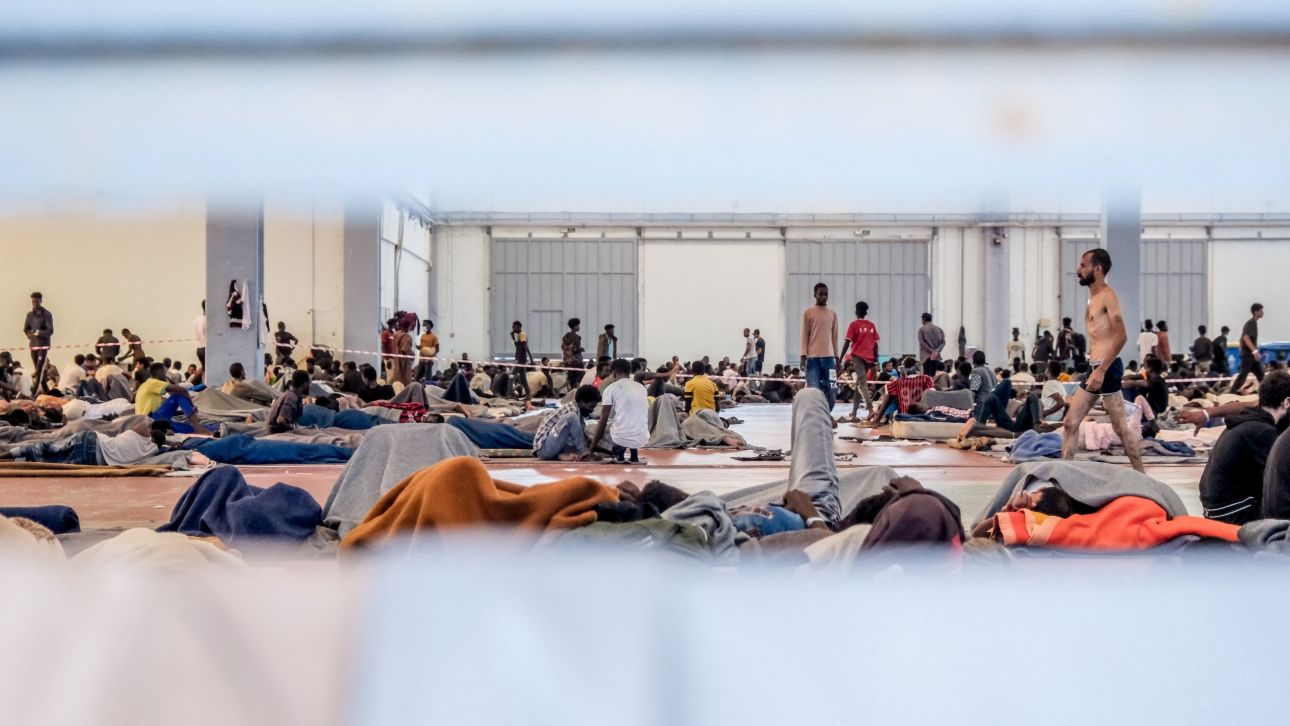 Ξεκινάει η επιχείρηση αποσυμφόρησης της Κρήτης από τους μετανάστες–Συνεχίζονται οι αφίξεις στη Γαύδο Ξεκινάει η επιχείρηση αποσυμφόρησης της Κρήτης από τους μετανάστες–Συνεχίζονται οι αφίξεις στη Γαύδο